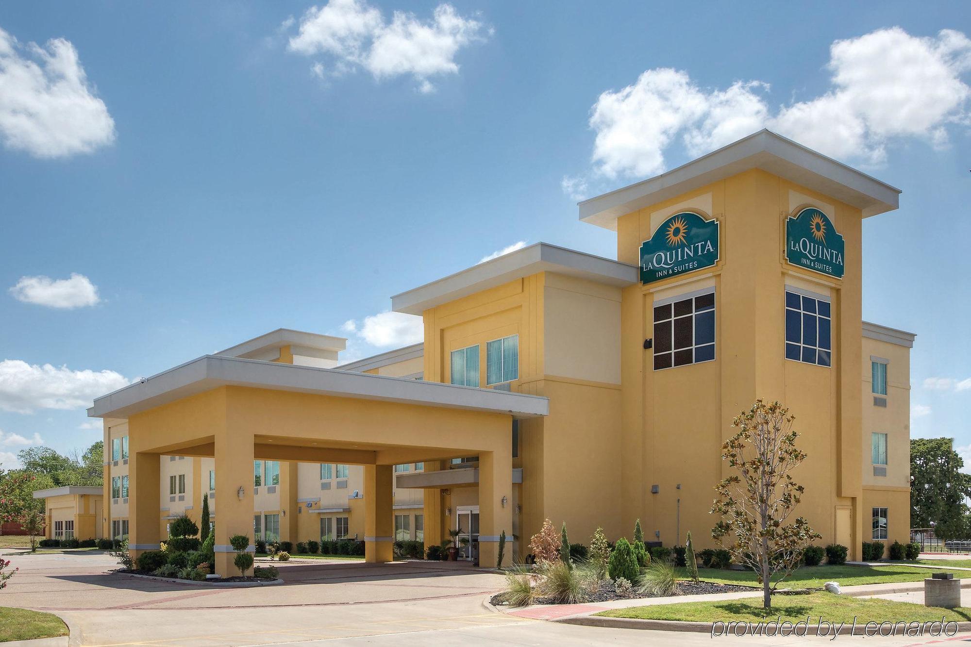 La Quinta Inn And Suites Joshua 외부 사진