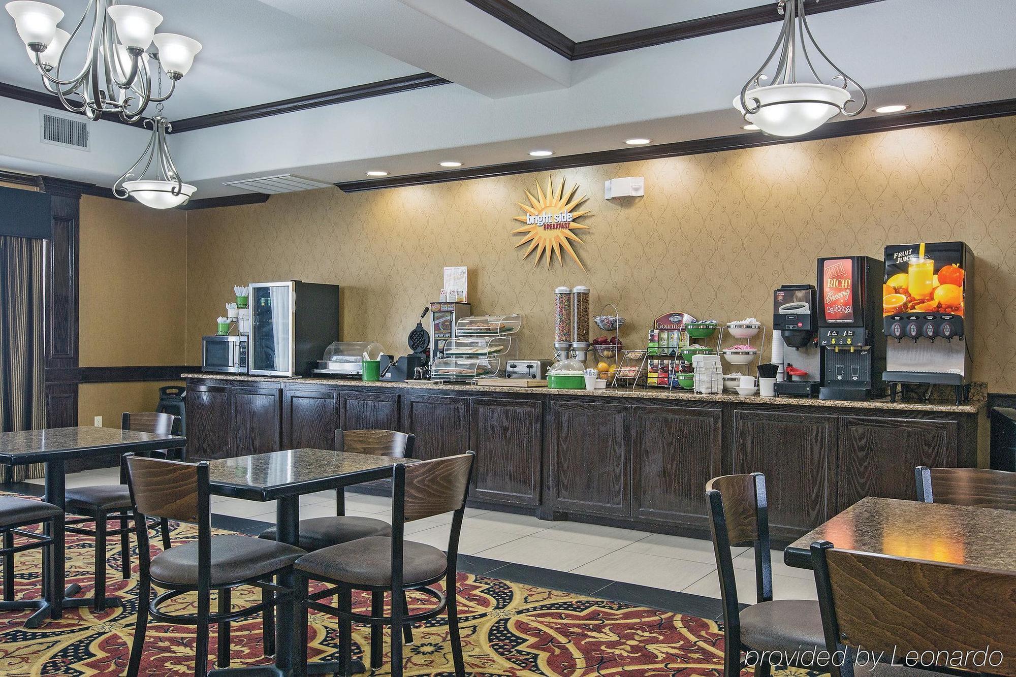La Quinta Inn And Suites Joshua 외부 사진